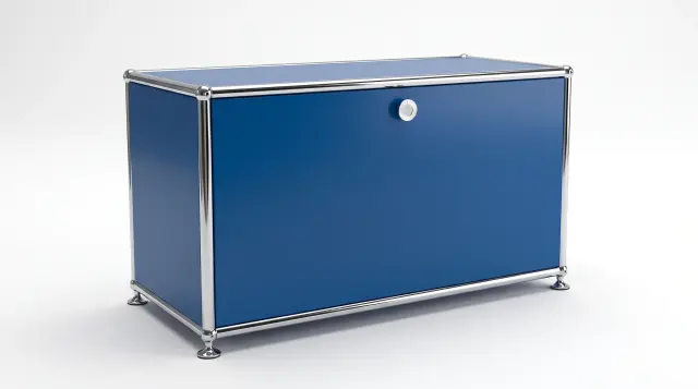 Sideboard in Enzianblau (RAL 5010), kompatibel mit USM Haller – 750 × 500 × 395 mm, 1 Fach, 1 Klapptür – fotorealistische Vorschau