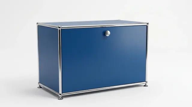 Sideboard in Enzianblau (RAL 5010), kompatibel mit USM Haller – 750 × 500 × 395 mm, 1 Fach, 1 Klapptür – fotorealistische Vorschau