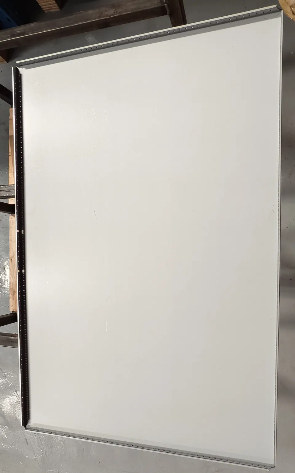 Tablette extérieure sans revêtement en poudre/peinture
